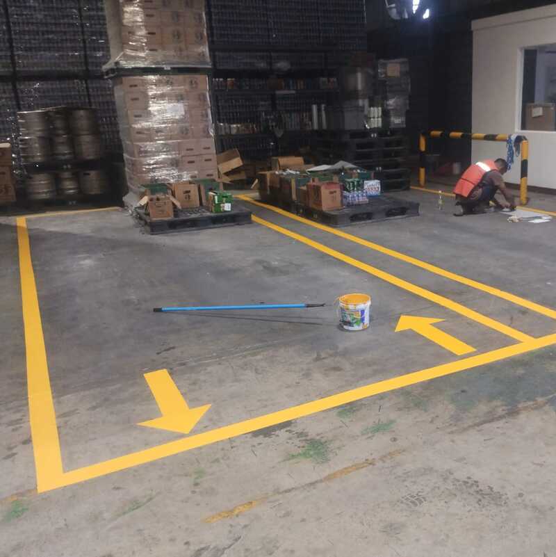 Delimitación de áreas de producto terminado, rechazo y/o inspección.