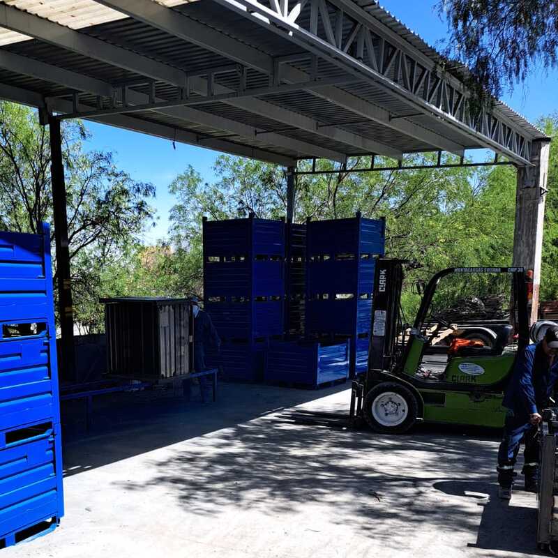 Fabricación de contenedores para la industria automotriz